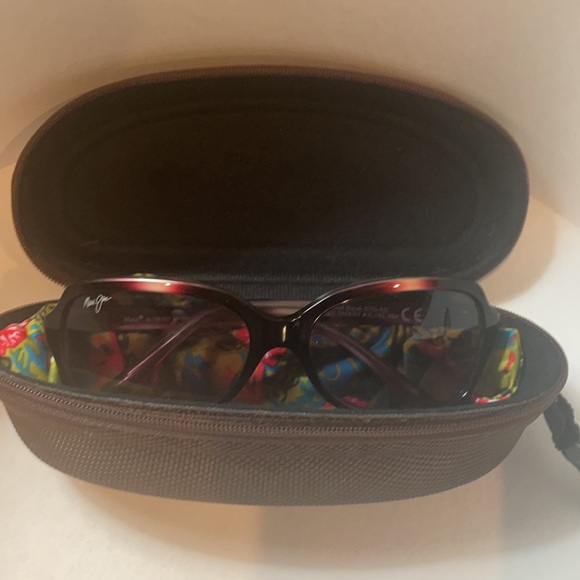 Maui Jim “Cloud Break” sunglasses - Picture 5 of 10